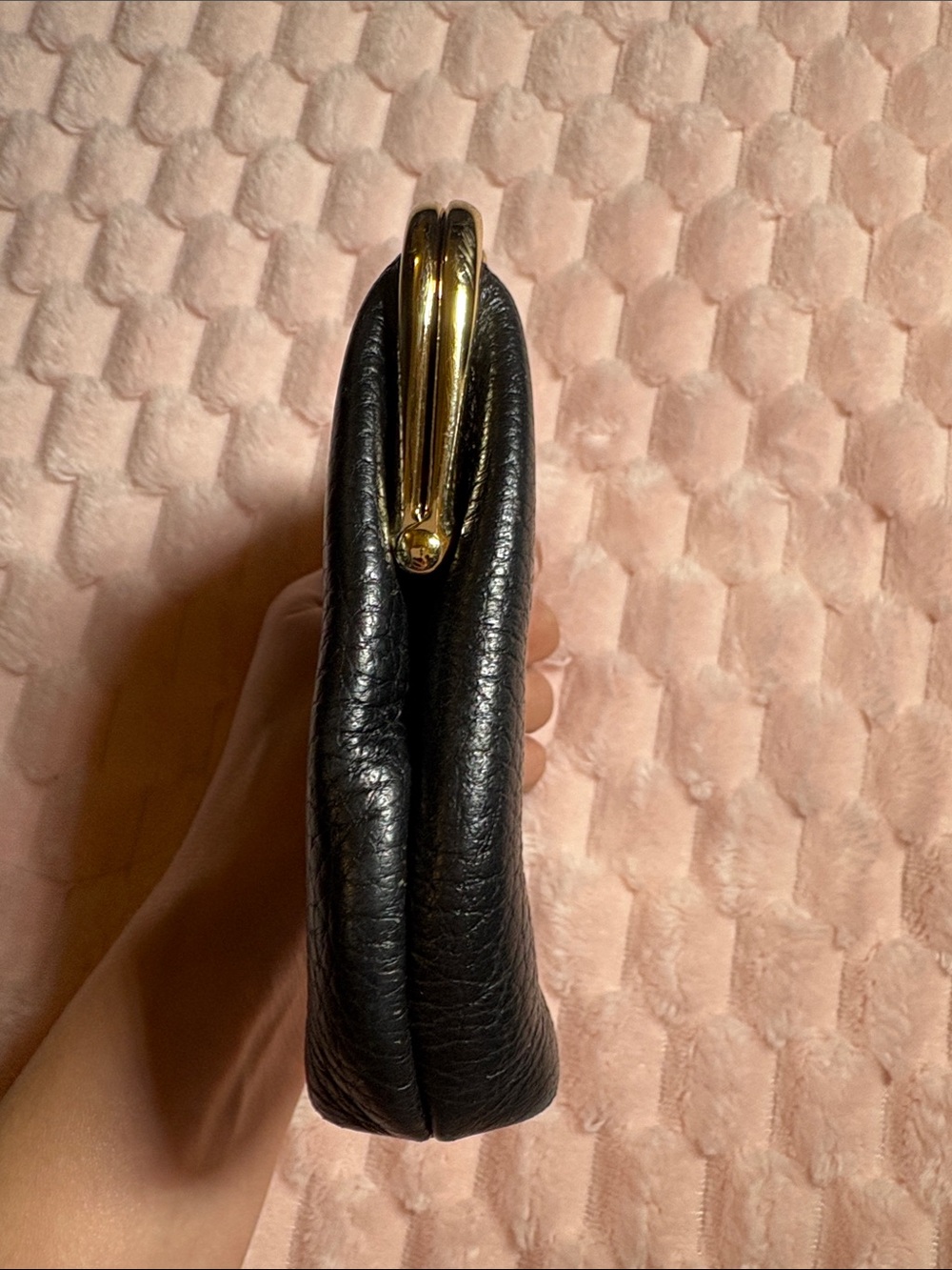 Y2K/ Vintage Dooney & Bourke Pebbled Kiss-Lock Coin Pouch with Gold Hardware - Picture 6 of 16